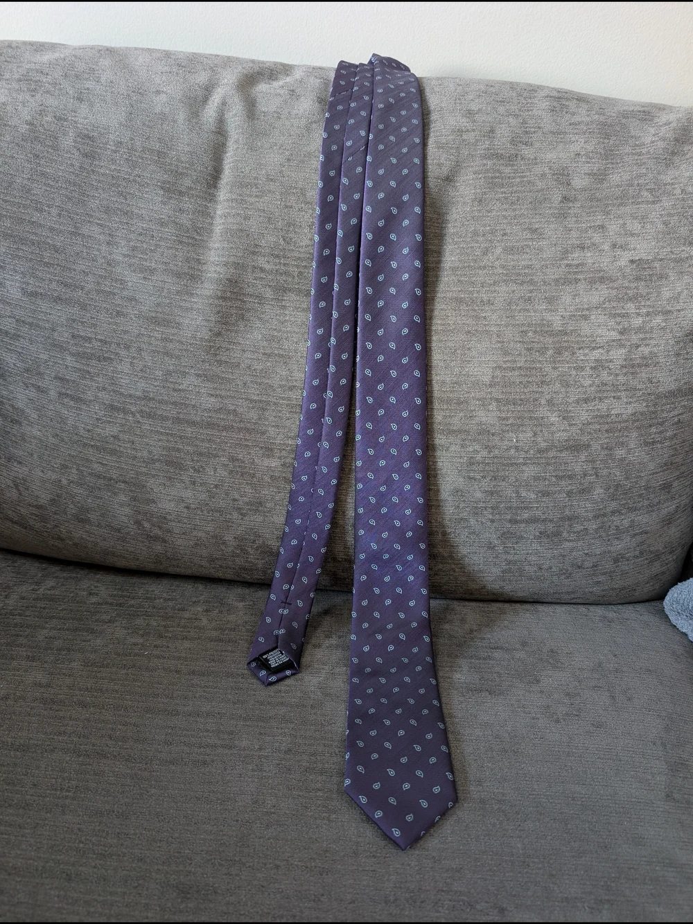 Perry Ellis Portfolio Men’s Tie Purple Blue Paisley Print Necktie
